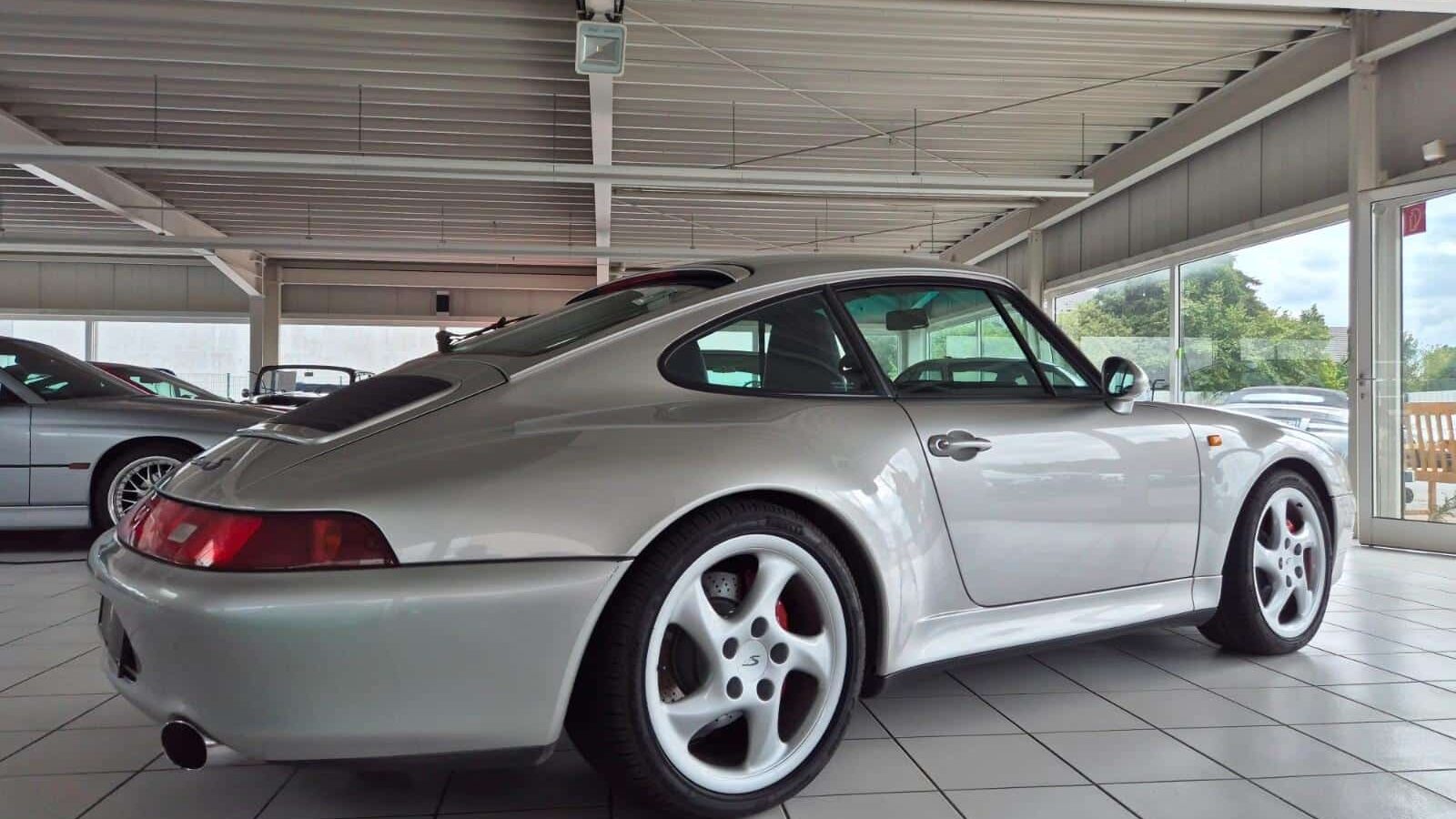 Porsche 911 Carrera 993 4S Importation Allemagne - Extérieur gris argent jantes silver 5 branches