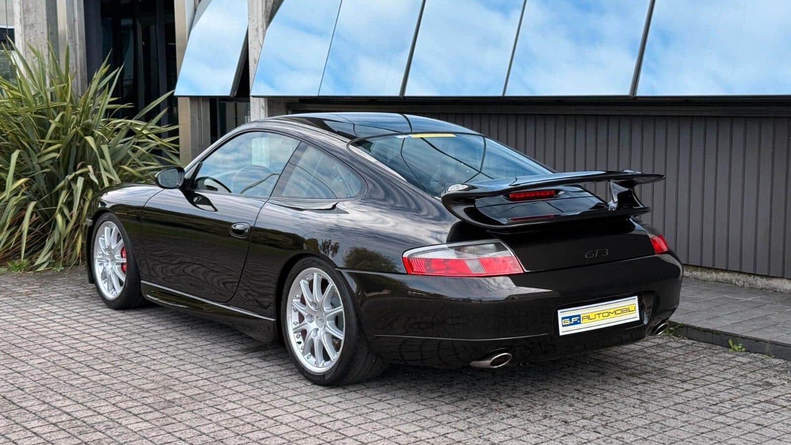 Porsche 911 996 GT3 2000 première génération en full black