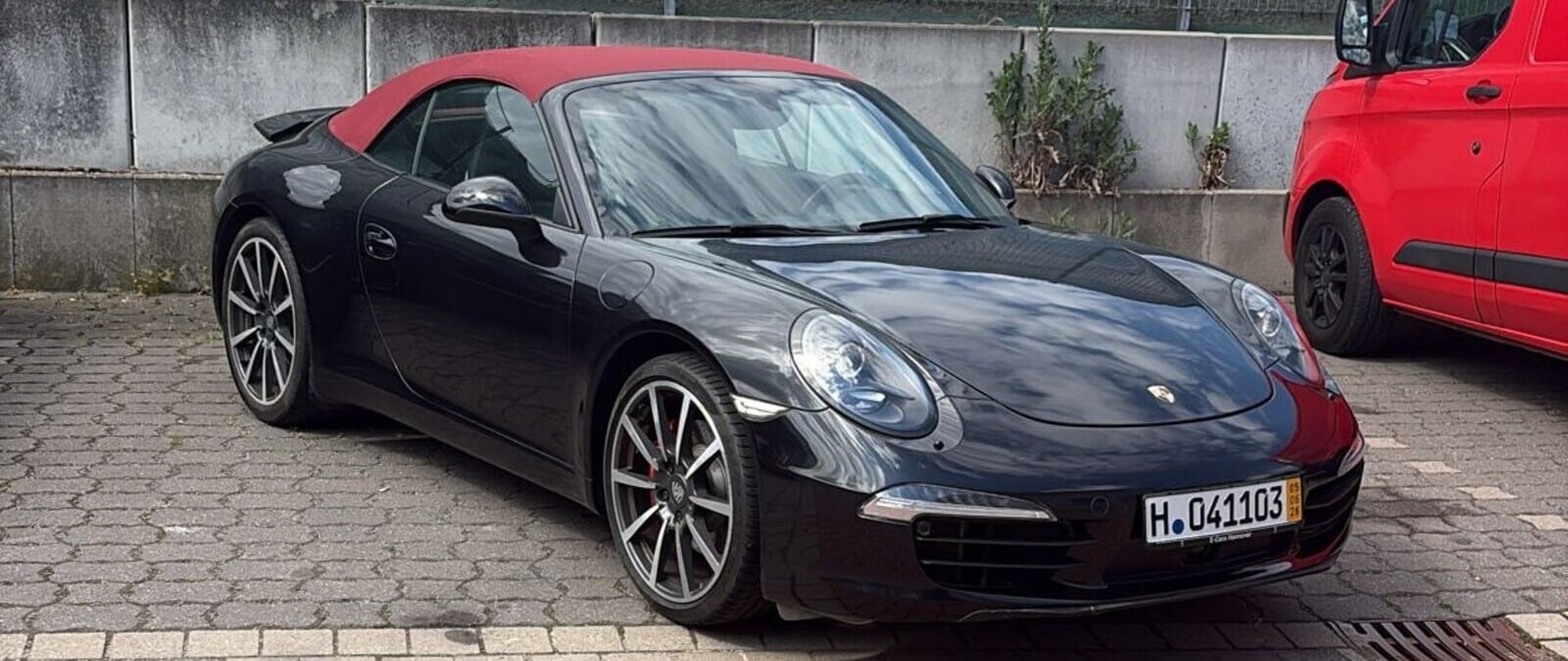 Porsche 911 991.1 S Cab PDK noire capote rouge jantes carrera 20