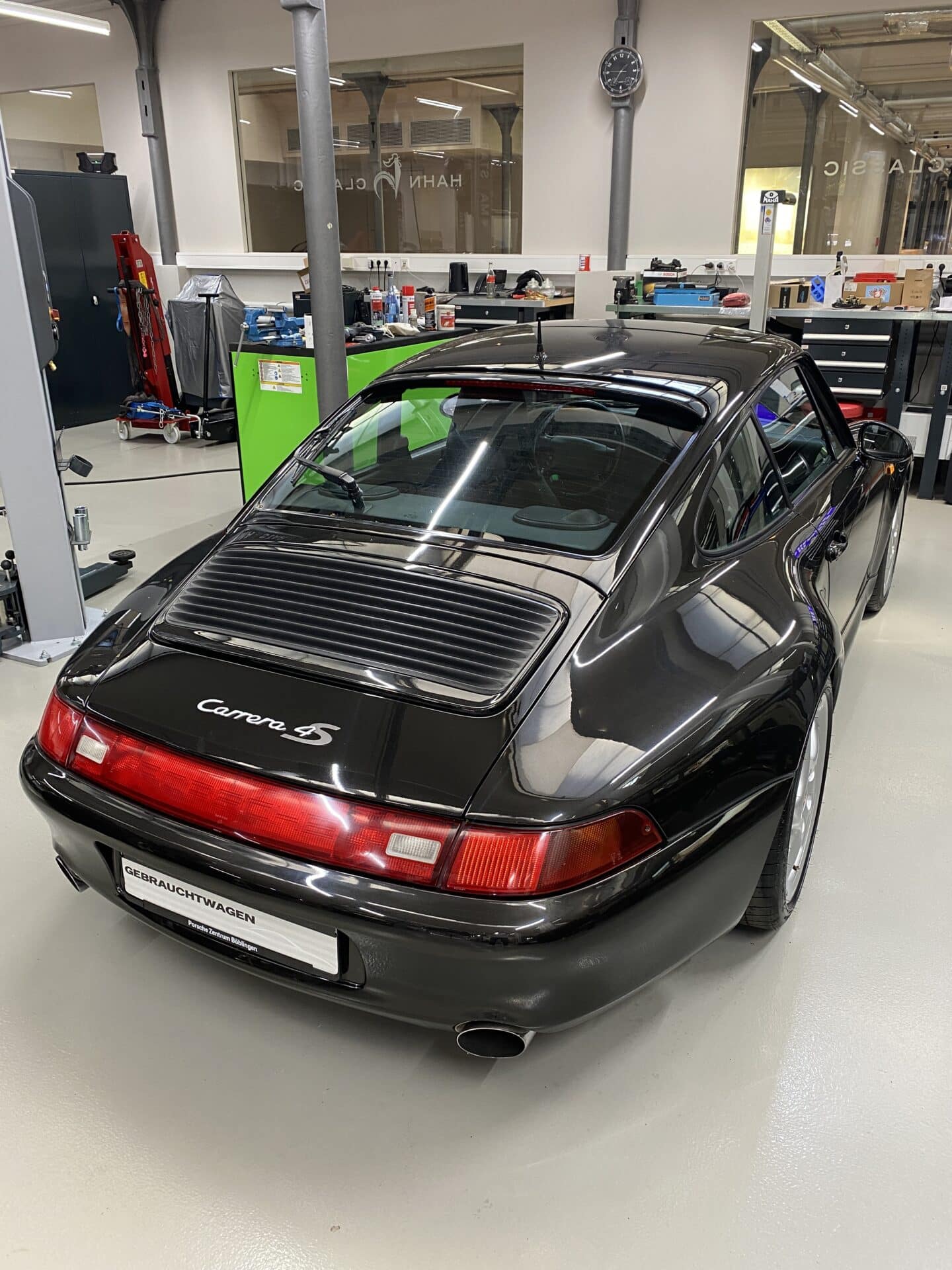 Porsche 911 993 Carrera 4S en Centre Porsche Allemagne