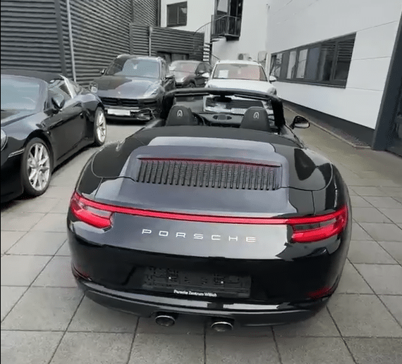 Porsche 911 type 991.2 4S Cab PDK vue arrière bandeau lumineux