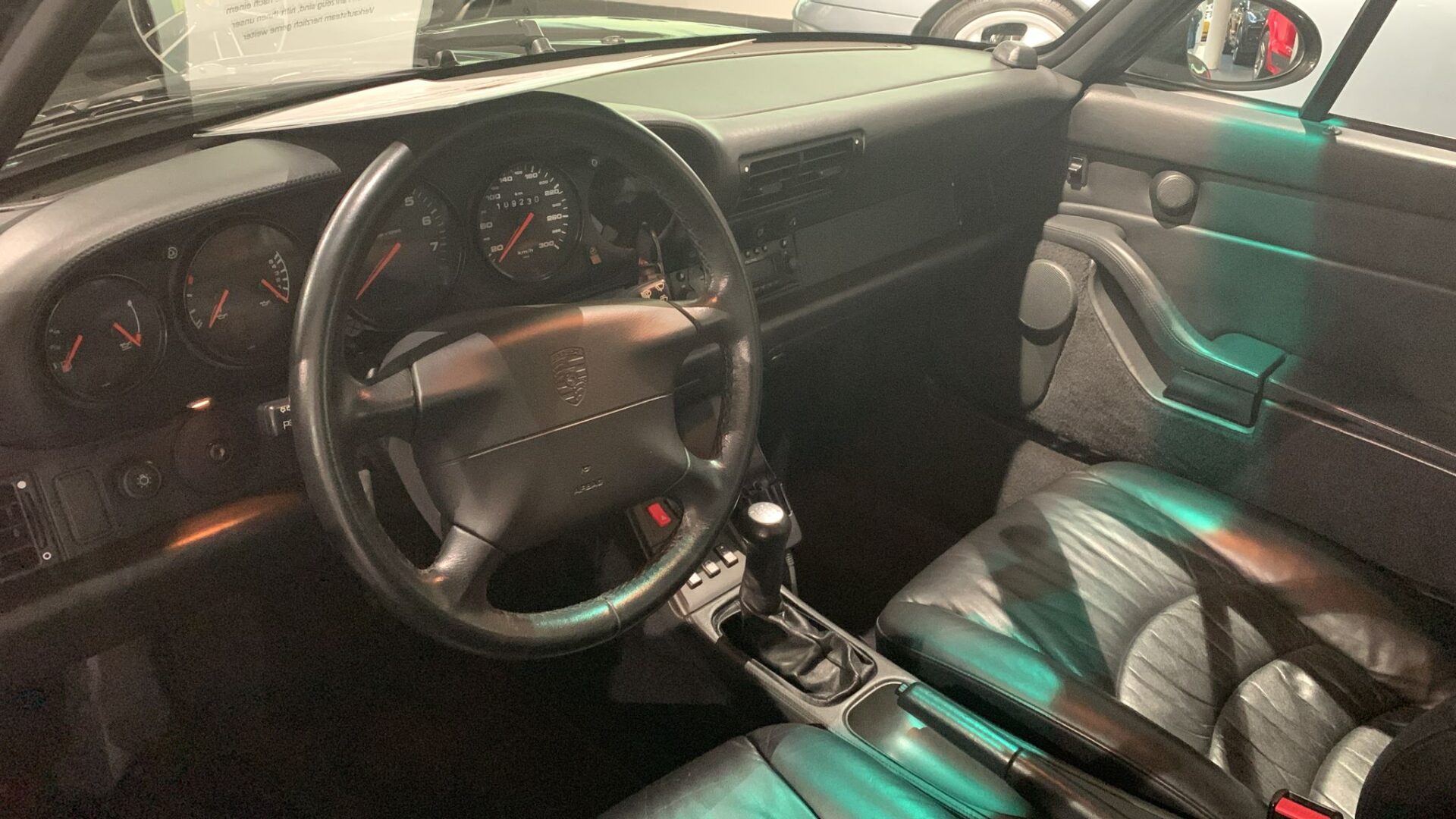 Porsche 911 993 Carrera 4S Poste de conduite full cuir noir