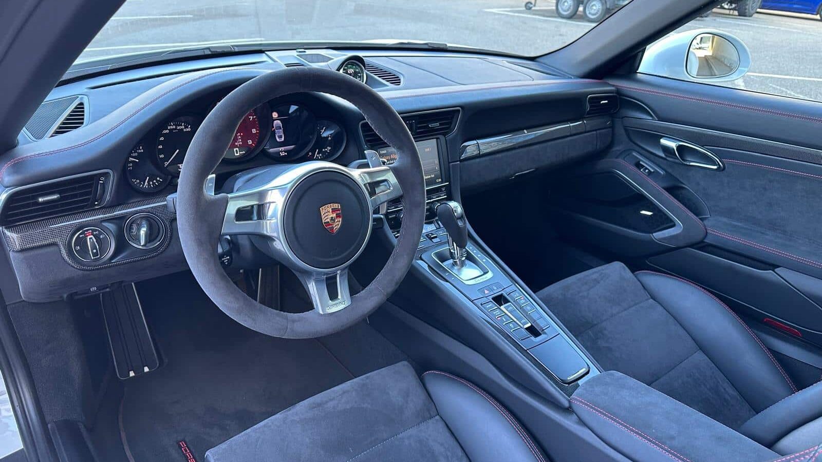 Porsche 911 991.1 Targa 4GTS PDK vue poste de pilotage