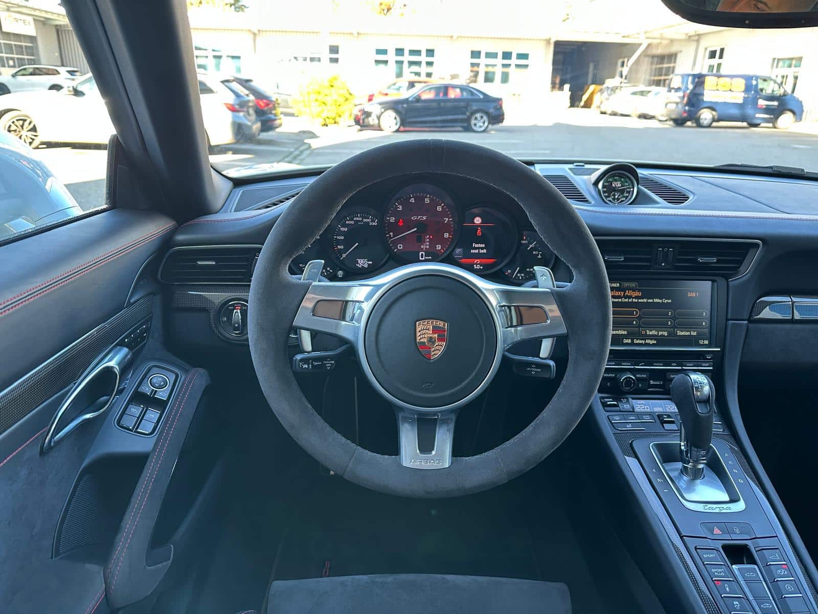 Porsche 911 991.1 Targa 4GTS volant sport design