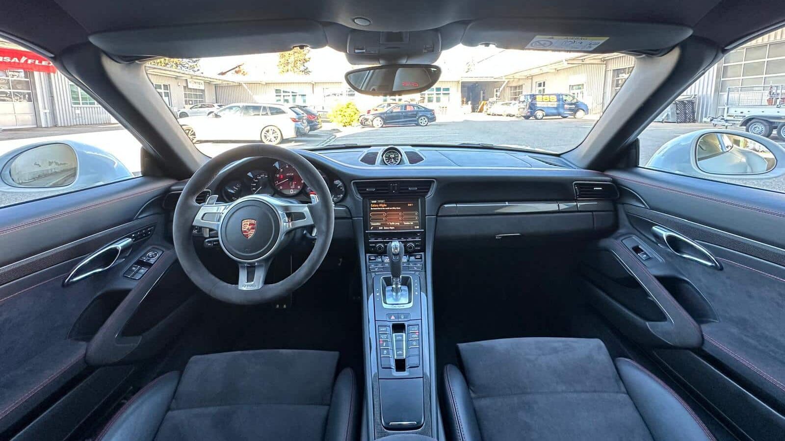 Porsche 911 991.1 Targa 4GTS vue globale places avant