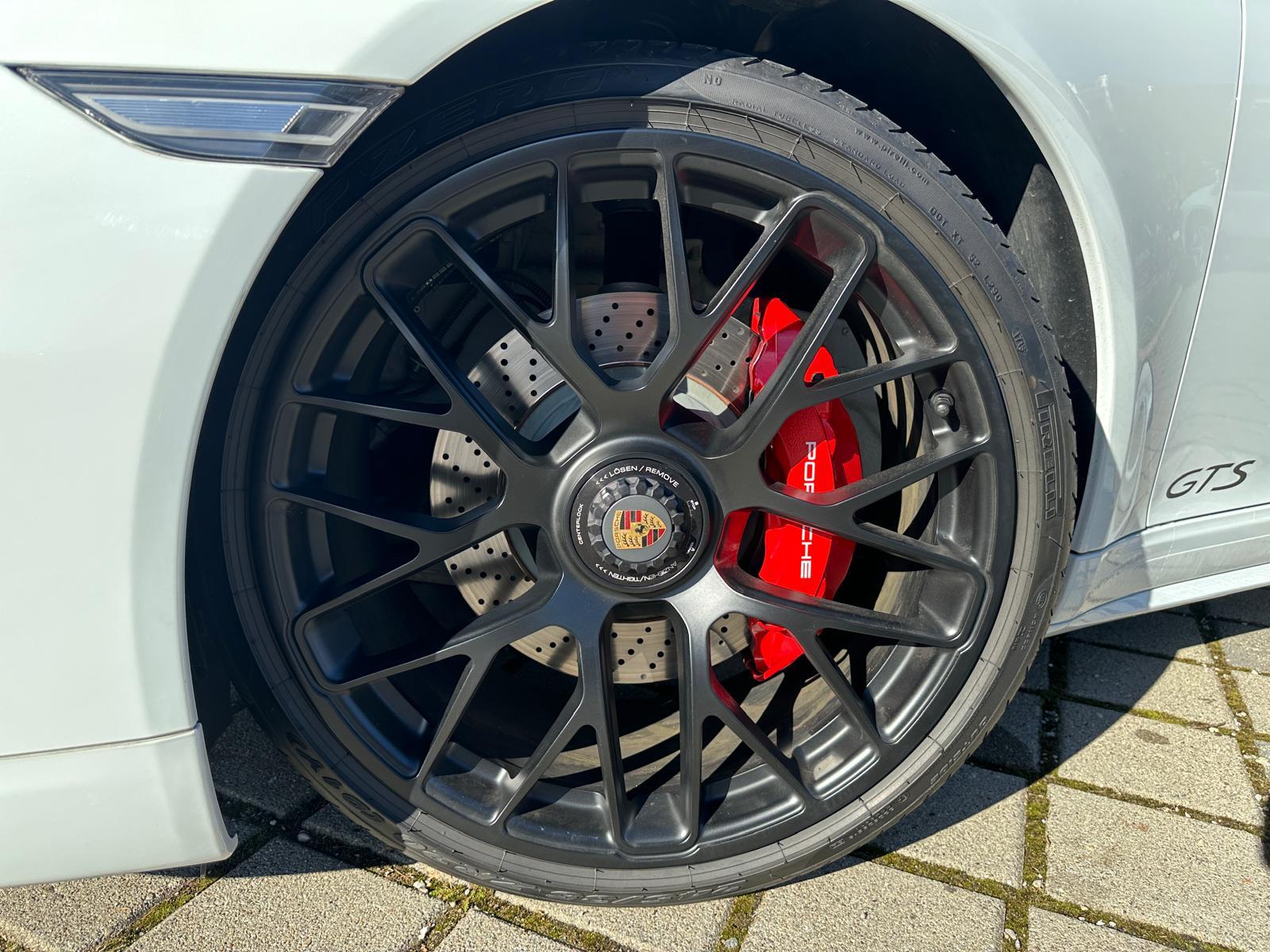 Porsche 911 991.1 Targa 4GTS zoom jante rs spyder noires