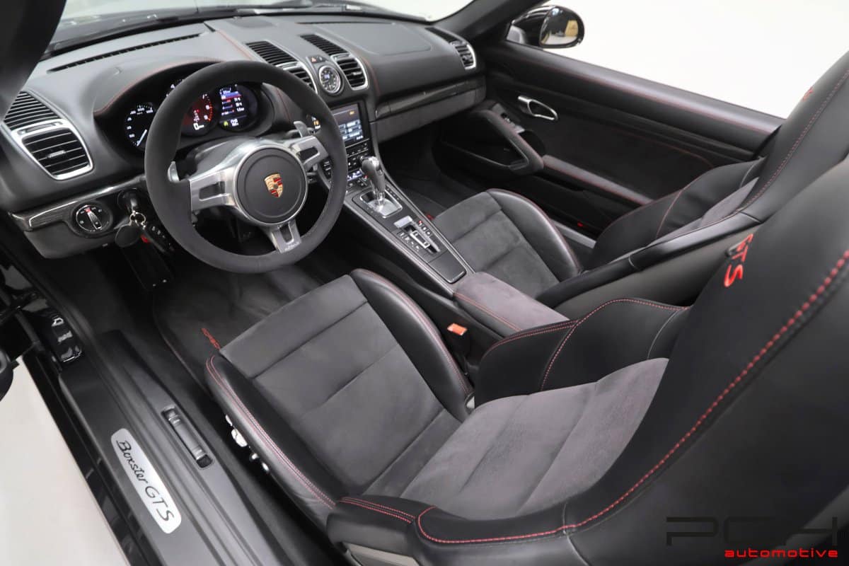 Porsche Boxster 981 GTS vue globale avant