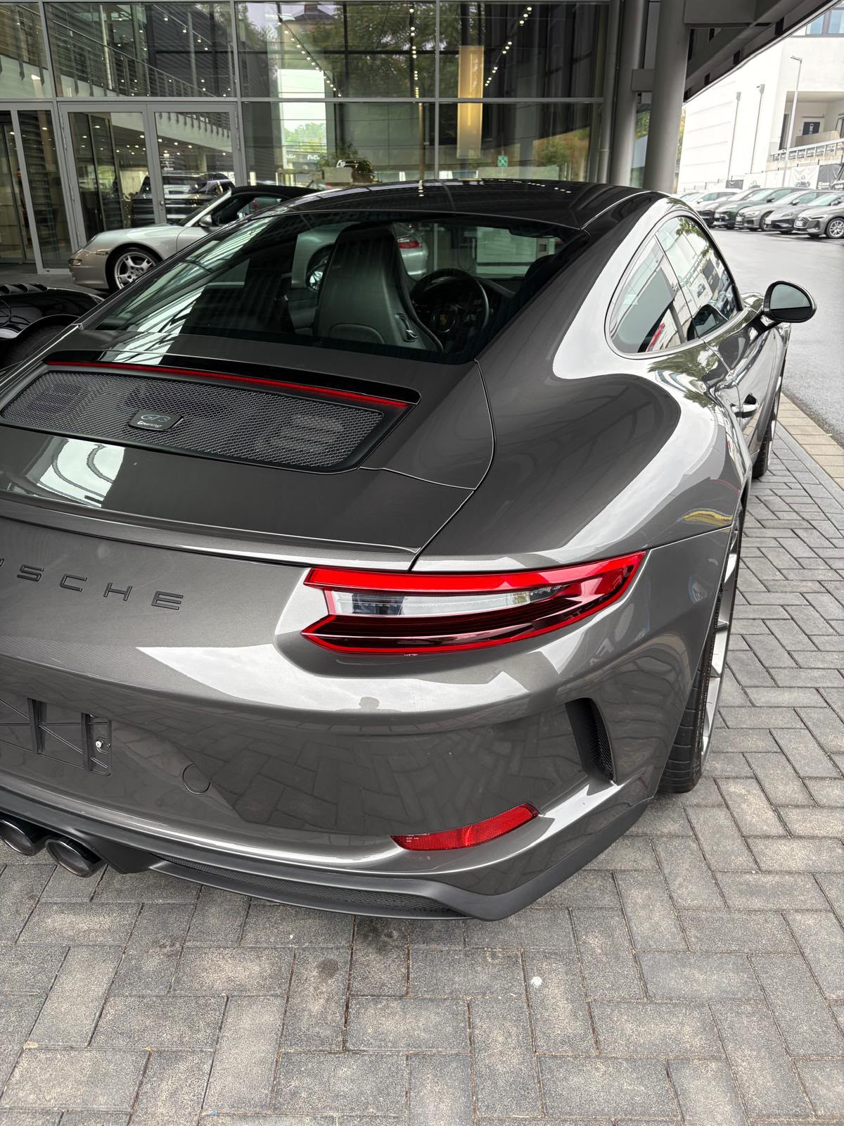 Porsche 911 991.2 GT3 Touring 2018 vue feux AR Leds